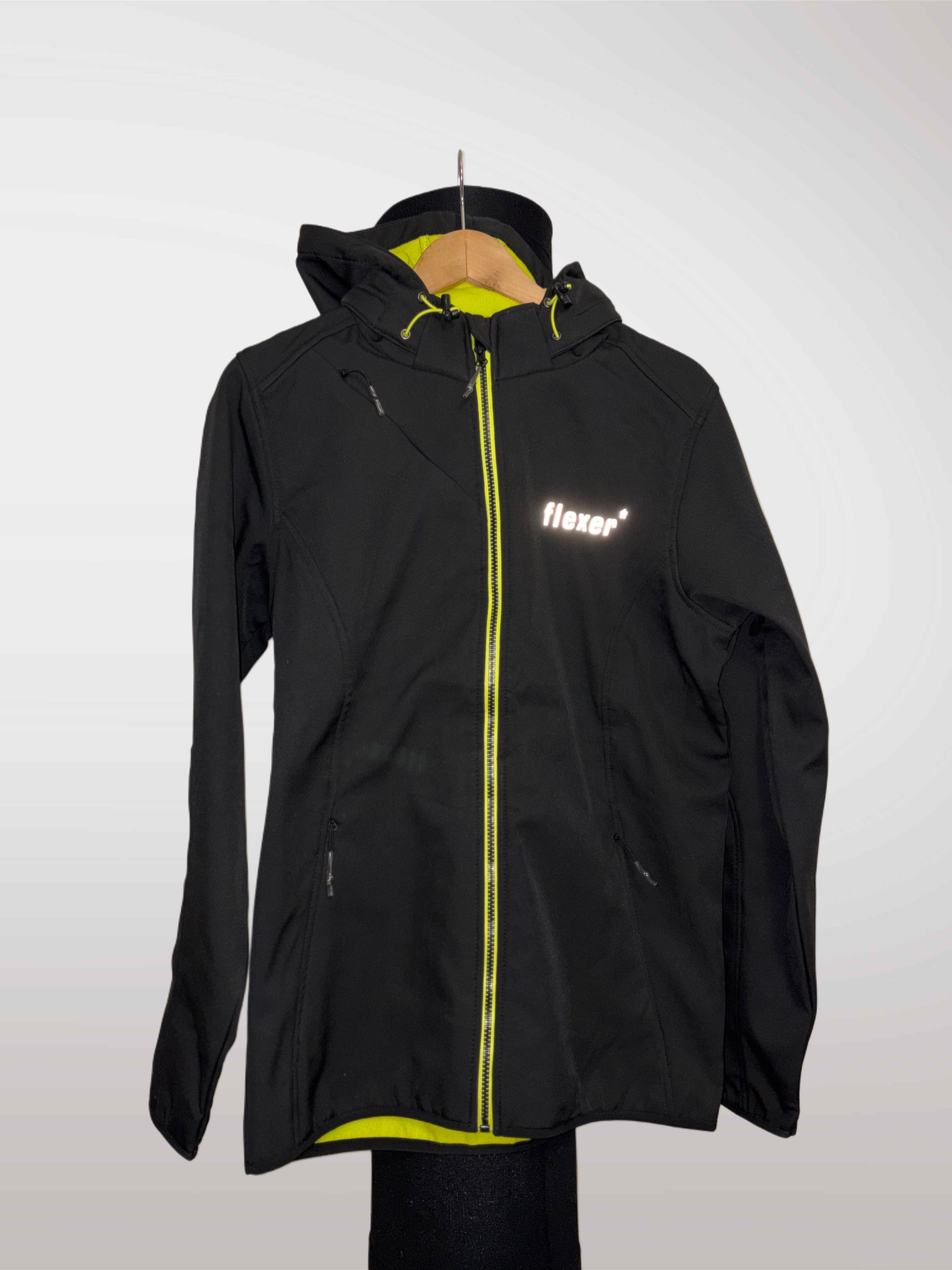 Chaqueta con capucha flexer*